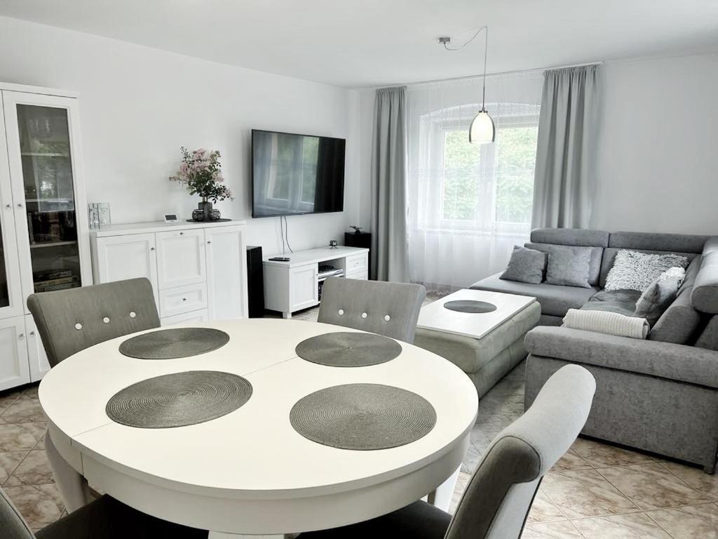 Golebi Puch - Przytulny Apartament Na Wylacznosc Kudowa-Zdrój Kültér fotó