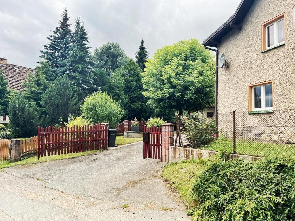 Golebi Puch - Przytulny Apartament Na Wylacznosc Kudowa-Zdrój Kültér fotó